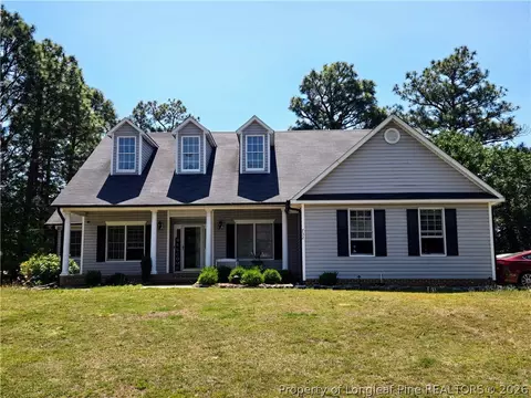 732 Stone Cross Dr, Spring Lake, NC 28390