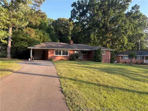 7105 Park Ln W, Charlotte, NC 28214