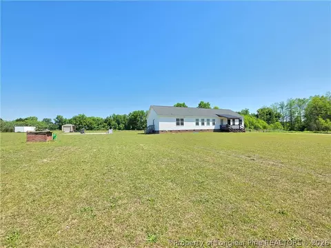 550 Thomas Dr, Raeford, NC 28376