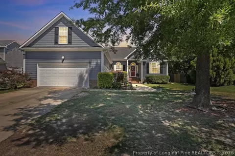 5952 Blue Sky Ln, Hope Mills, NC 28348