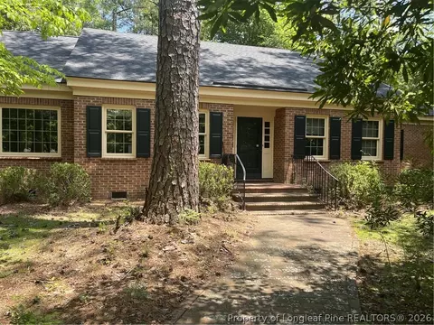 10 Trinity Dr, Lumberton, NC 28358
