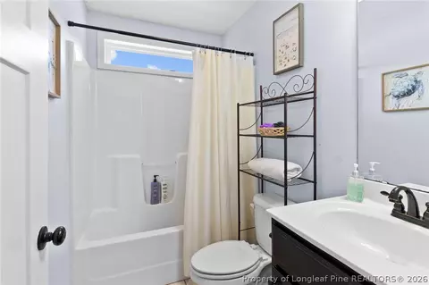 Bath - 1500 Longleaf Dr E, Pinehurst, NC 28374 photo 3 of 4