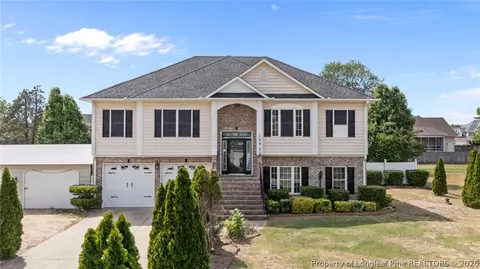109 Canyon Ct, Sanford, NC 27332