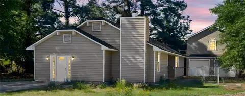 1945 Wordsworth Dr, Fayetteville, NC 28304