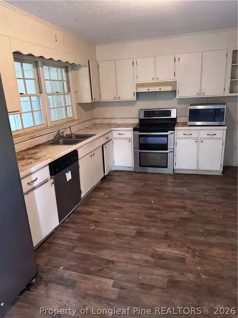 Kitchen - 9501 Us 421 Hwy S, Erwin, NC 28339 photo 2 of 3