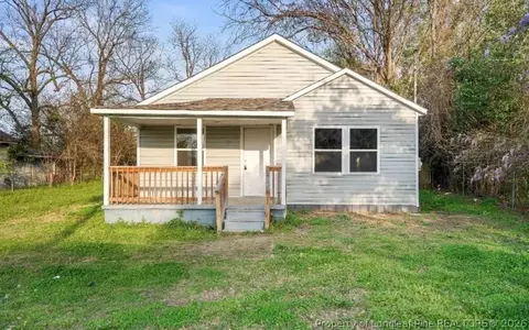 313 S 315 S Racepath St, Fayetteville, NC 28301