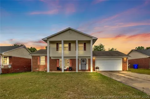 924 Scully Dr, Fayetteville, NC 28314