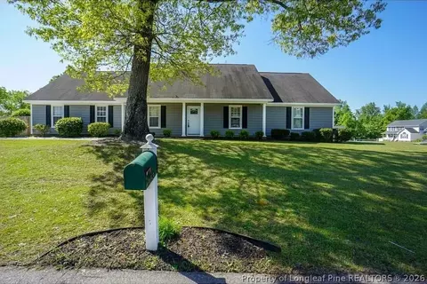 112 Forest Creek Dr, Raeford, NC 28376