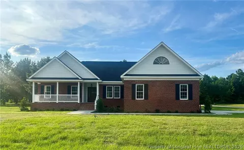 18 Floral Springs Rd, Lumberton, NC 28360