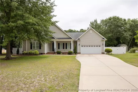 294 Pinecroft Dr, Dunn, NC 28334