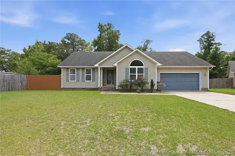 5527 Ballentine St, Hope Mills, NC 28348