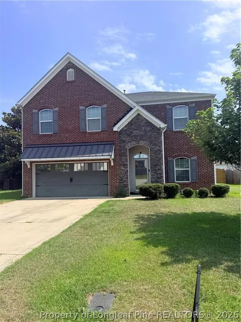 1430 Vandenberg Dr, Fayetteville, NC 28312
