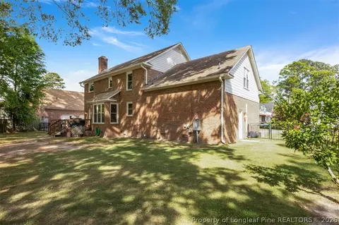 586 Milden Rd, Fayetteville, NC 28314