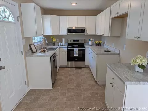 808 Weiss Ave, Fayetteville, NC 28305