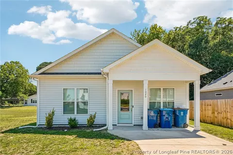 1020 E Harnett St, Dunn, NC 28334