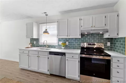 6870 Pin Oak Ln, Fayetteville, NC 28314