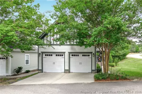 10 Falconridge Dr, Spring Lake, NC 28390