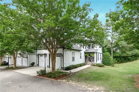 10 Falconridge Dr, Spring Lake, NC 28390