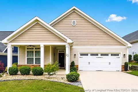 22 Glenwood Ct, Spring Lake, NC 28390