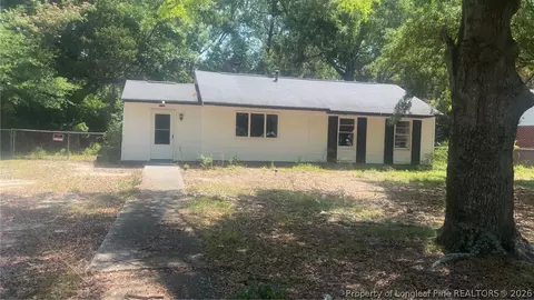 1122 S Pine St, Laurinburg, NC 28352