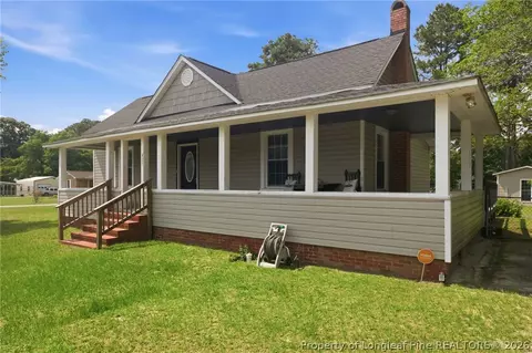 423 Edinborough Ave, Raeford, NC 28376