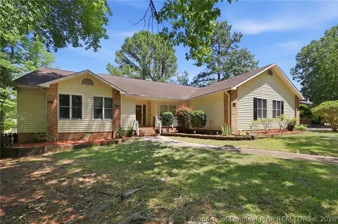 573 Broadmoor Ct, Sanford, NC 27332