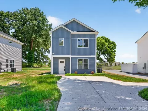 1021 E Harnett St, Dunn, NC 28334