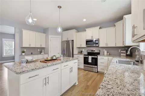 101 Woodford Ln, Vass, NC 28394