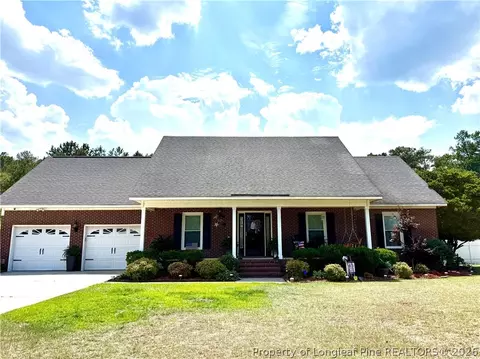 5829 Finish Line Dr, Hope Mills, NC 28348