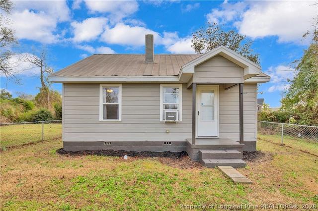 326 Hawley Ln, Fayetteville, NC 28301
