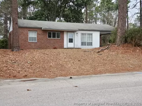 1810 Wendover Dr, Fayetteville, NC 28304