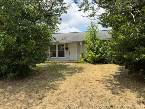 412 Buie Ct, Fayetteville, NC 28304