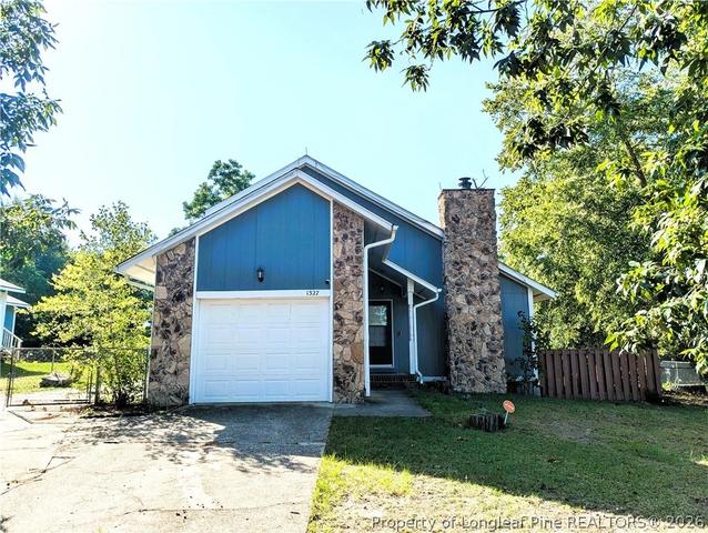 1327 Fraser Dr, Fayetteville, NC 28303