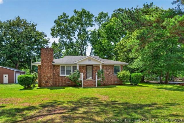 211 Burton Ave, Dunn, NC 28334