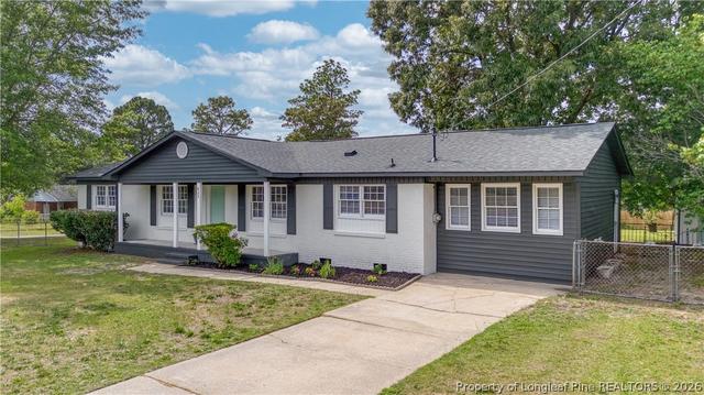 825 Fresno Dr, Fayetteville, NC 28303