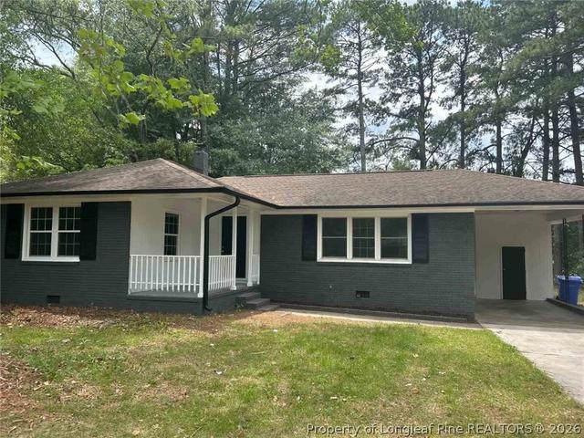 1726 Wayne Ln, Fayetteville, NC 28304