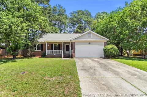 106 Stonesthrow Ln, Raeford, NC 28376