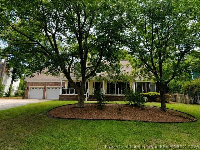 2082 Loganberry Dr, Fayetteville, NC 28304
