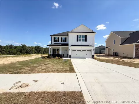 114 Blackburn Farm Dr, Raeford, NC 28376