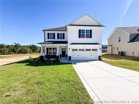 114 Blackburn Farm Dr, Raeford, NC 28376