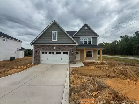 108 Blackburn Farm Dr, Raeford, NC 28376
