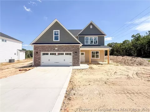 108 Blackburn Farm Dr, Raeford, NC 28376