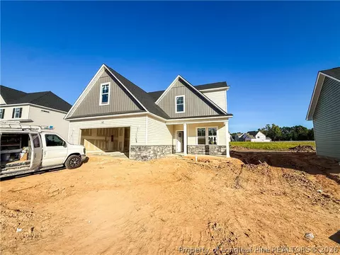 6637 Carswell Dr, Fayetteville, NC 28311