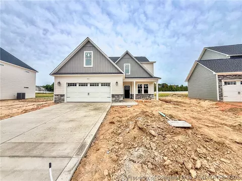 6637 Carswell Dr, Fayetteville, NC 28311