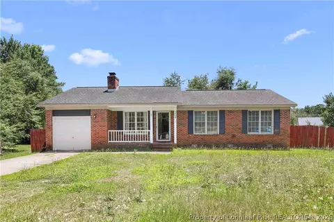 6808 Leeds Ct, Fayetteville, NC 28304