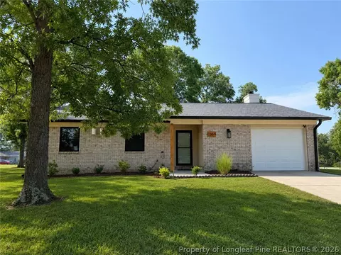 7364 Pebblebrook Dr, Fayetteville, NC 28314