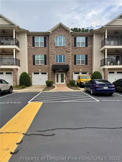 820 Astron Ln #104, Fayetteville, NC 28314