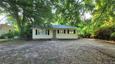 517 Odom Dr, Fayetteville, NC 28304