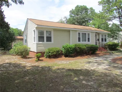 1010 Sandalwood Dr, Fayetteville, NC 28304