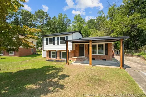 736 Burgoyne Dr, Fayetteville, NC 28314